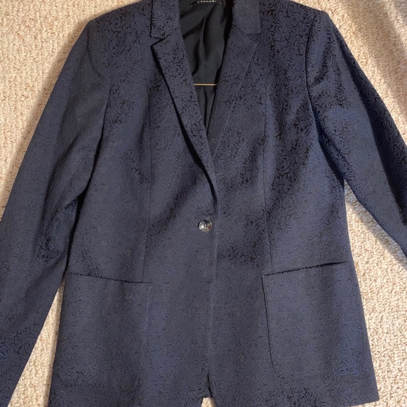 Floral Jaquared embellished blazer - Picture 4 of 9